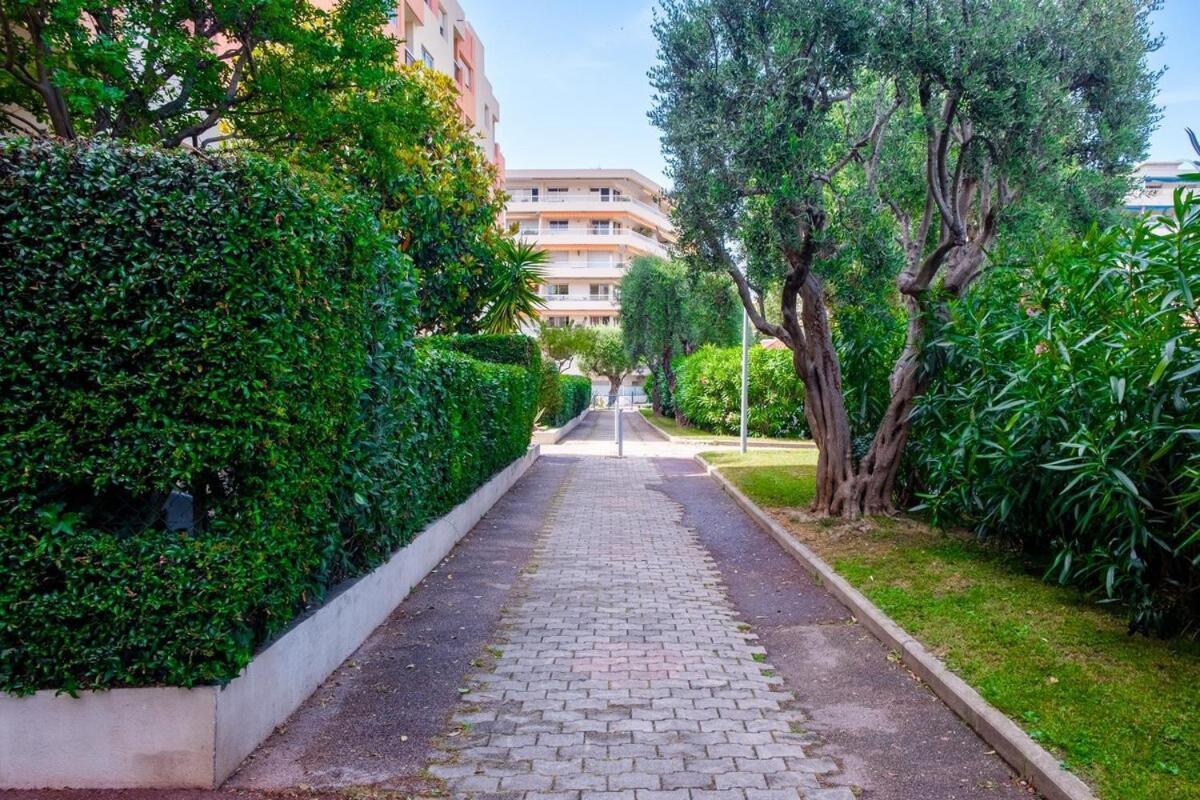 Апартаменты Le Riviera ~ Jardin ~ Parking ~ Climatisation Кань-сюр-Мер Экстерьер фото